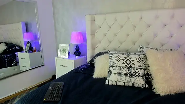 Chat XXX en directo de Ivi_jones_