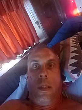 Mikiemic Chat XXX in diretta