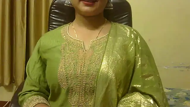 PUCHEJAAN Adlı Modelin Canlı XXX Sohbeti