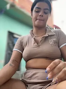 Kaily_Sweet16 élő XXX-chatje