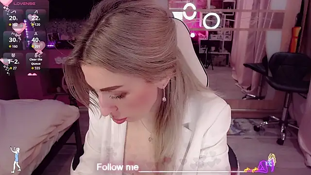 AnnieGOld_ élő XXX-chatje