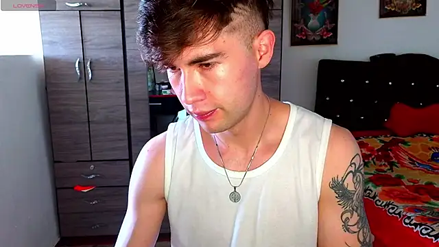 samael1107 Adlı Modelin Canlı XXX Sohbeti