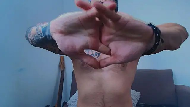 Czat XXX na żywo – thomas_gun