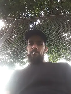 Czat XXX na żywo – hairy_mannn