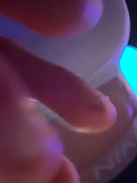 F3ckd0lllucy élő XXX-chatje