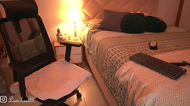 Lau_Bee 即時 XXX 聊天