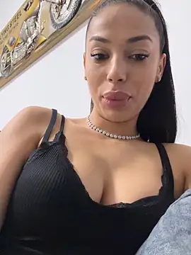 Chat XXX en directo de Bella_Vixen_