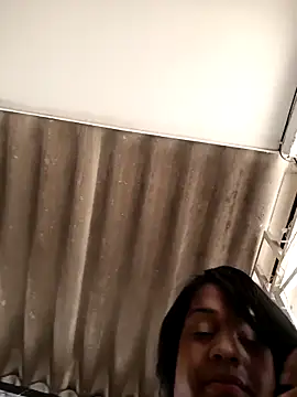 AbellaLizz: διαδικτυακό σόου στην κάμερα