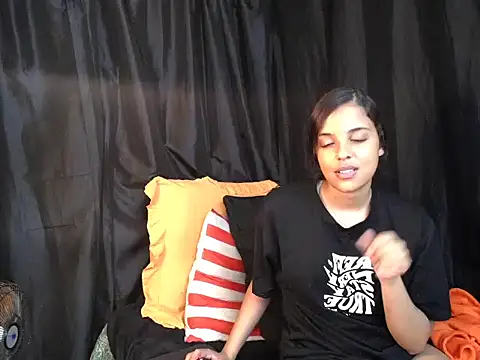 indianmaxine07's Live XXX Chat