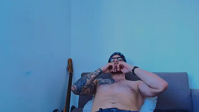 thomas_gun: онлайн-секс-чат