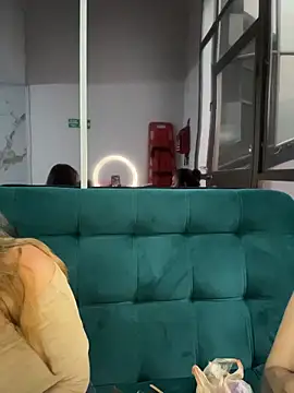 Antonella_Julieta Show Webcam