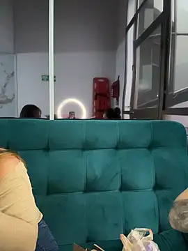 Antonella_Julieta webkamerás műsora