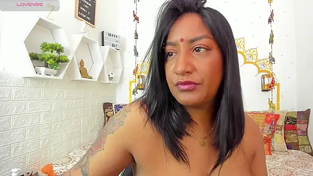 LadyNahir Live XXX-chat