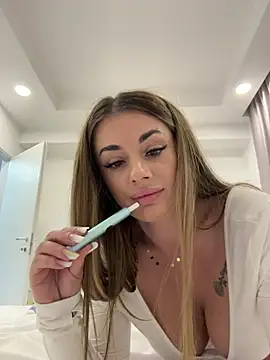 IsabellaEtthan's Live XXX Chat