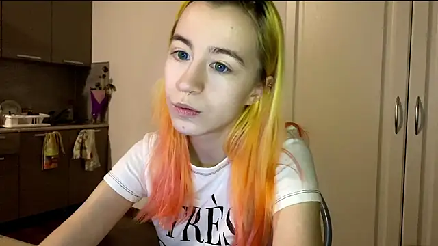 Chat XXX en directo de EmilyHein