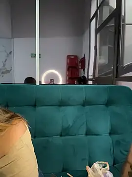 دردشة Antonella_Julieta الجنسية المباشرة