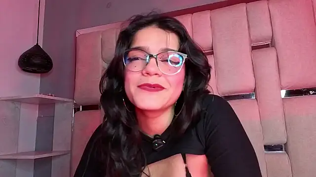 Chat +18 de ValerieKay_ ao vivo