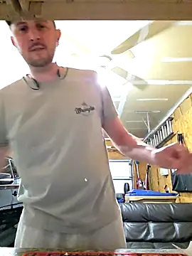 Živý XXX chat MrMechanic38