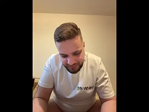 Chat +18 de KingAdonisss ao vivo