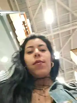 Luianna Adlı Modelin Web Kamerası Şovu