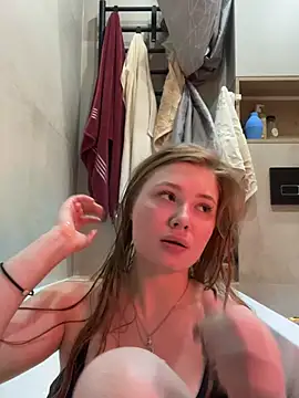 Chatroom XXX en direct de _Leya_