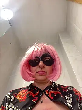 AVA_MILF 即時 XXX 聊天