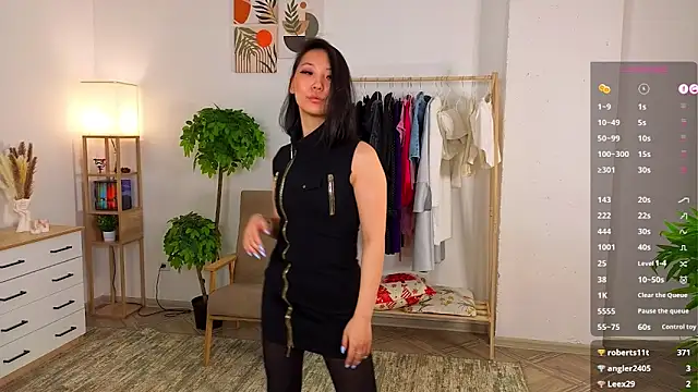 SuzySult's Live XXX Chat