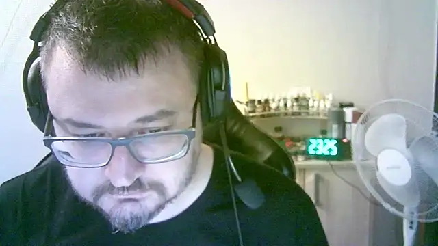 XXX chat uživo modela SirAbuser