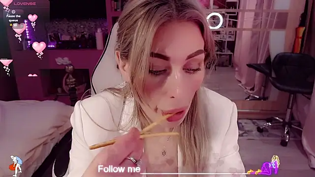 AnnieGOld_: онлайн-секс-чат