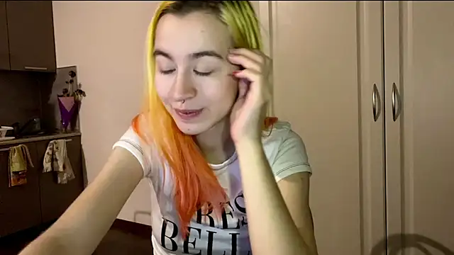 EmilyHein Adlı Modelin Canlı XXX Sohbeti