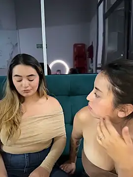 Antonella_Julieta লাইভ XXX চ্যাট