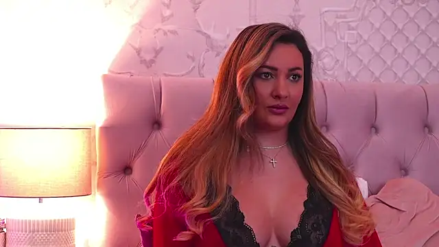 YaaraCollins' Live XXX Chat