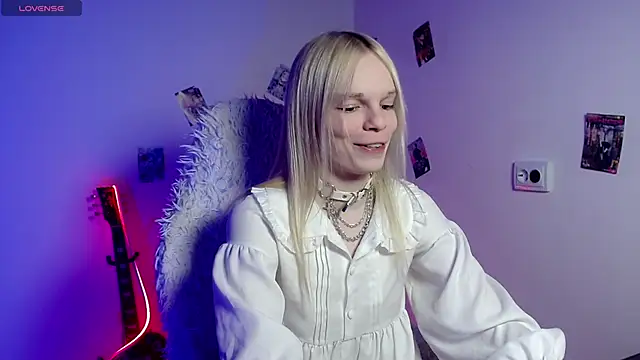 Emily_Nyaffee 即時 XXX 聊天