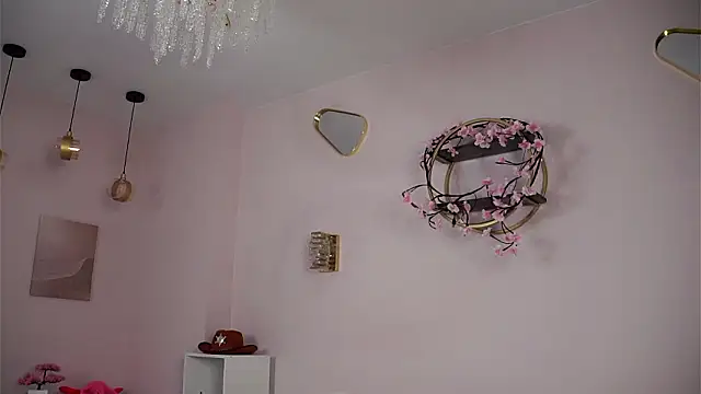 SunnivaCovil live XXX chat