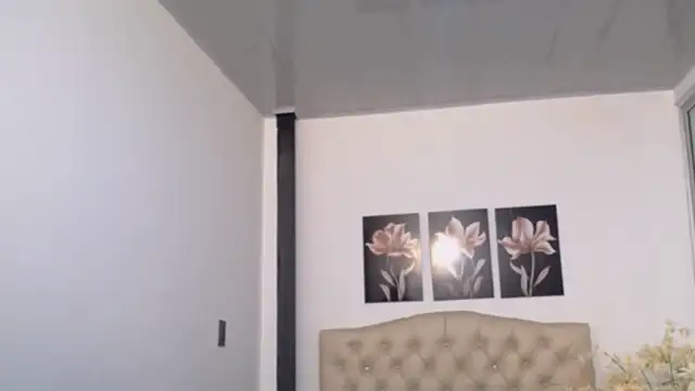 pinky_f00x: онлайн-секс-чат