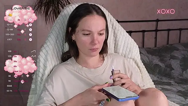 lil_luna_x 即時 XXX 聊天