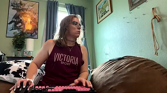 MirandaFlowers élő XXX-chatje