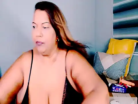 Sassy_Tassy's Live XXX Chat