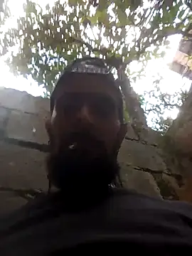 Czat XXX na żywo – hairy_mannn