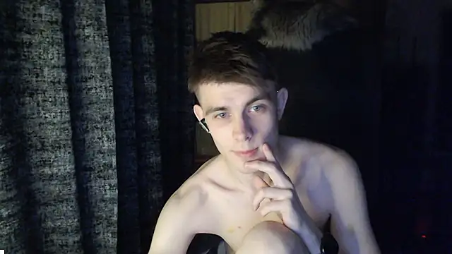 Student_Oliver Show in webcam