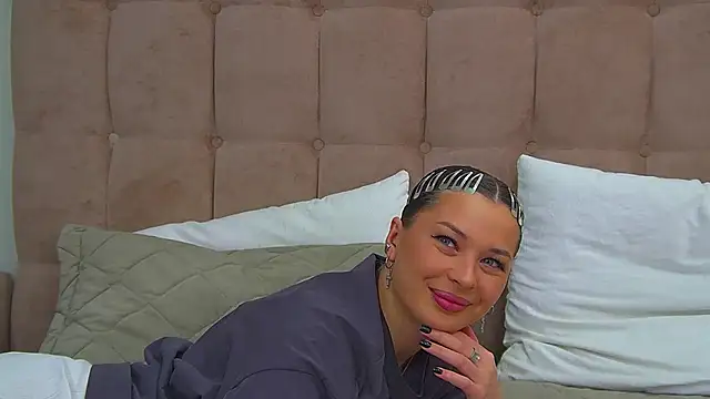 Chat +18 de AlexandraBloom ao vivo