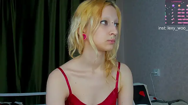 Lexy-Woorhez live XXX chat