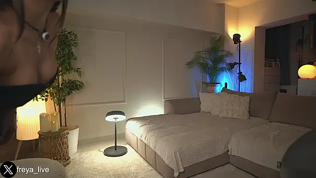 freyacherie Show in webcam