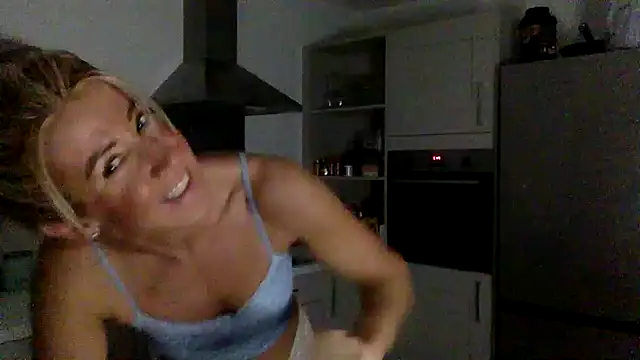 Bratty-Blonde55 Webcam Show