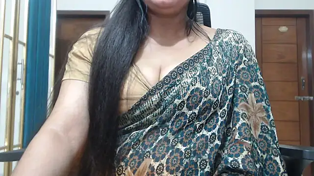 Maisa-130's Live XXX Chat