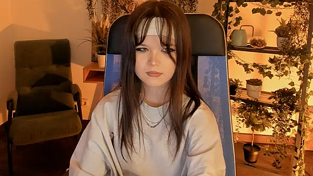 Elainebeness 现场XXX聊天