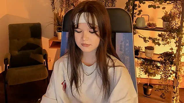 ElainebenessのライブXXXチャット