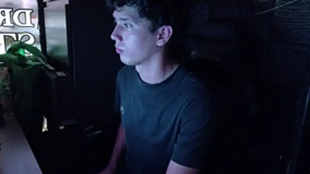 SrJacobs Adlı Modelin Canlı XXX Sohbeti