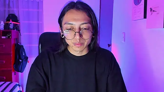 _Astrea_ Adlı Modelin Canlı XXX Sohbeti