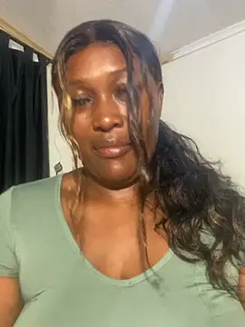 Chat +18 de Cardiebae89 ao vivo